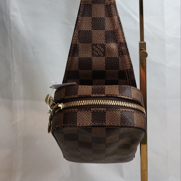 LOUIS VUITTON
Damier Ebene Geronimos - Picture 7 of 11